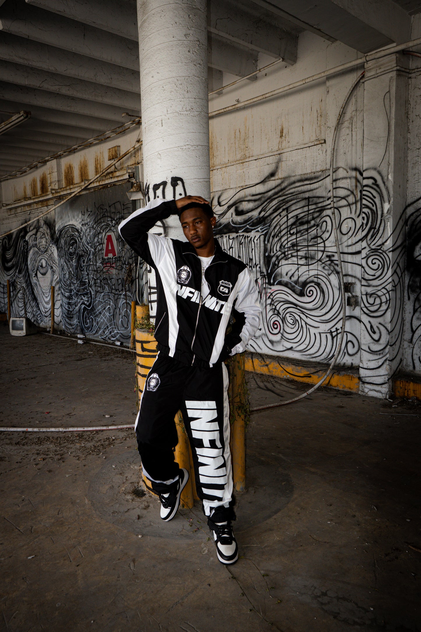 INFINITE RACING SET (WHITE)